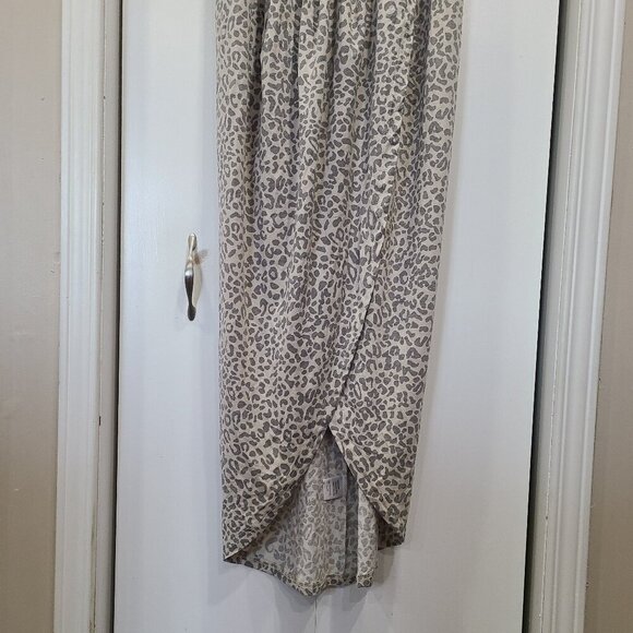 ❄3/$26 Xmas sale❄ NWT Leopard print dress - Picture 4 of 6